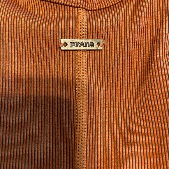 Prana size large Great burnt orange color, good coverage and support - Picture 4 of 5
